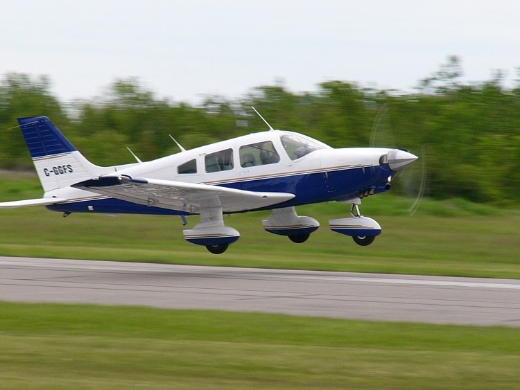 Le passager d’un avion prend les commandes après un malaise du pilote