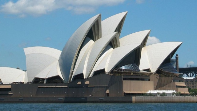 La police déloge un homme ivre du toit de l’Opéra de Sydney