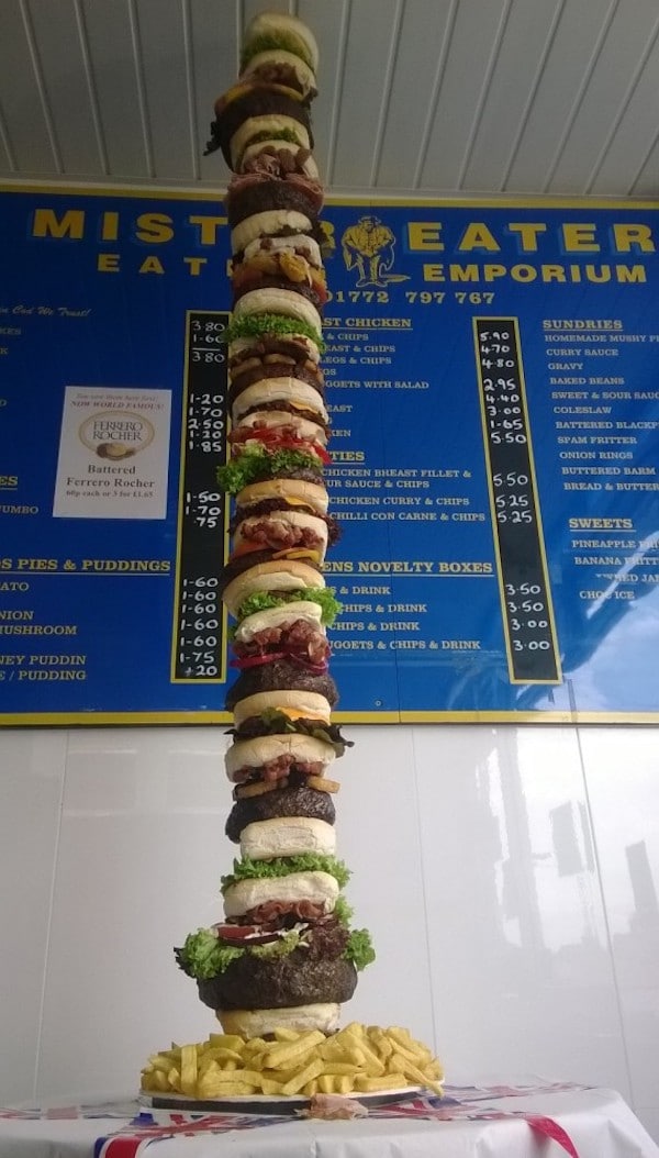 Un burger de 30 000 calories haut de 1,5 mètre