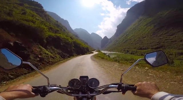 Un road trip en moto long de 4800 kilomètres à travers l'Asie