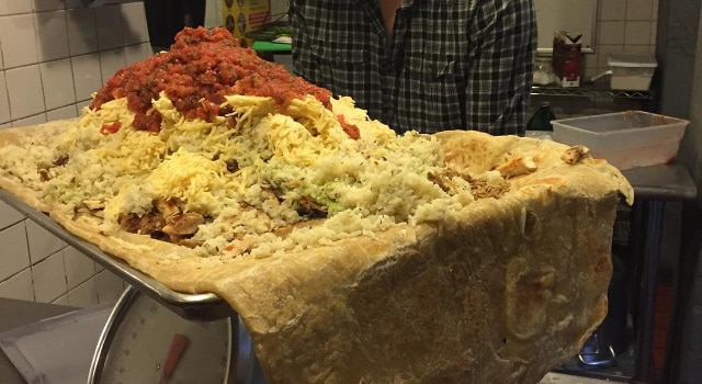 burrito géant de 13,6 kg à manger contre 10 pour cent dans capital