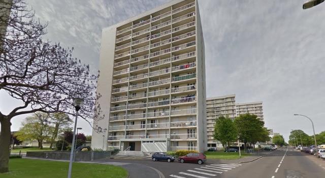 Ivre, il escalade sept étages de balcons pour voir son ex