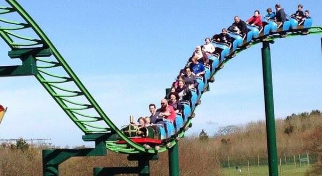 Un parc d’attractions demande à ses visiteurs de ne pas crier sur une montagne russe