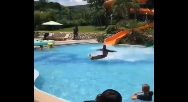 Comment sortir d’un toboggan aquatique avec classe ?